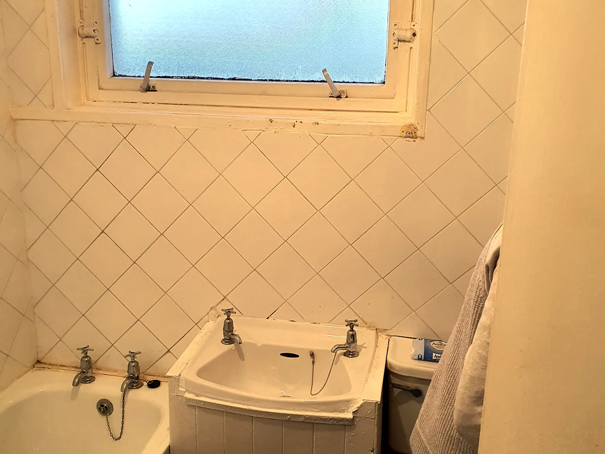 Family bathroom before renovation